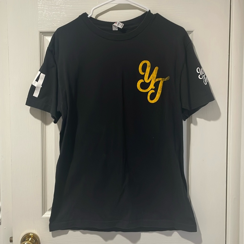 YOURS TRULY brand graphic T-shirt